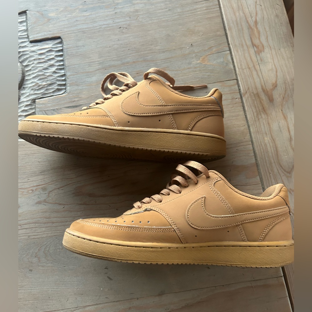 Nike tennis shoes